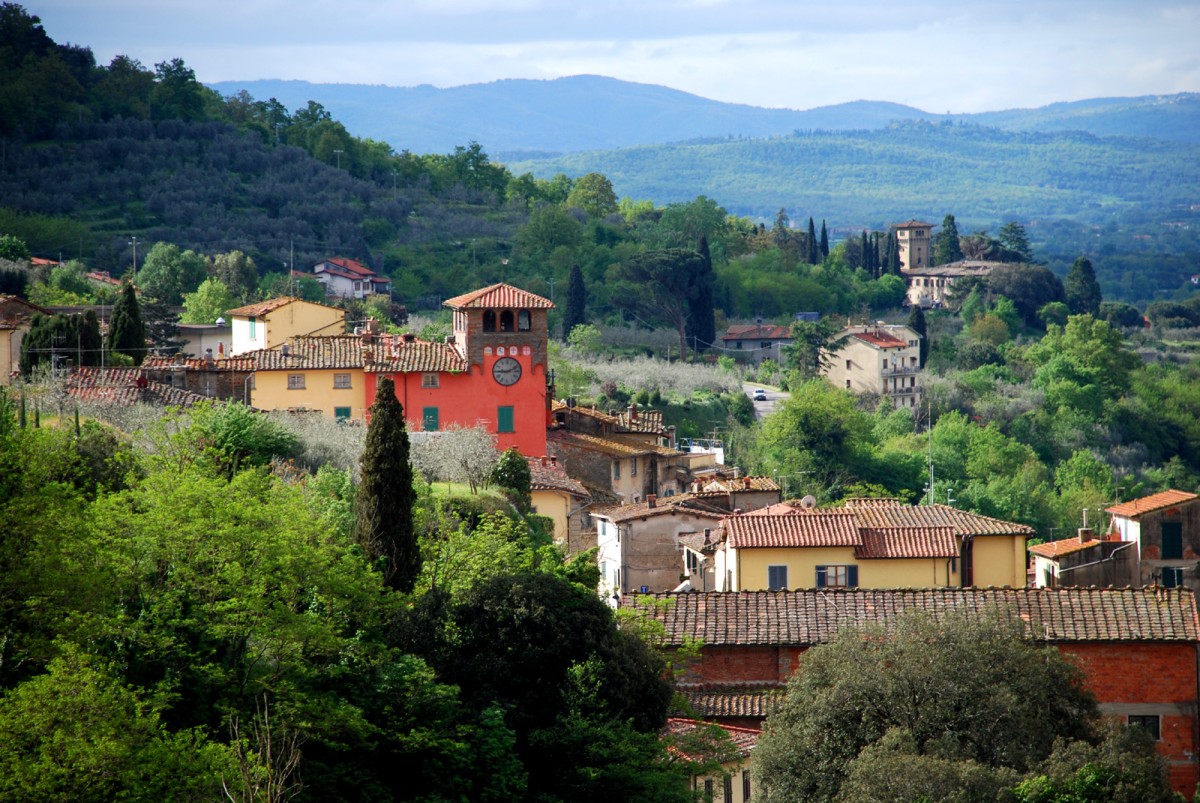 The entire village for sale in Tuscany, Italy