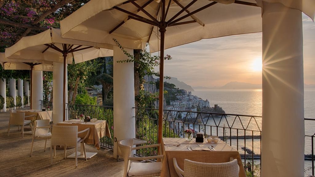 Una terrazza dell'NH Collection Grand Hotel Convento di Amalfi