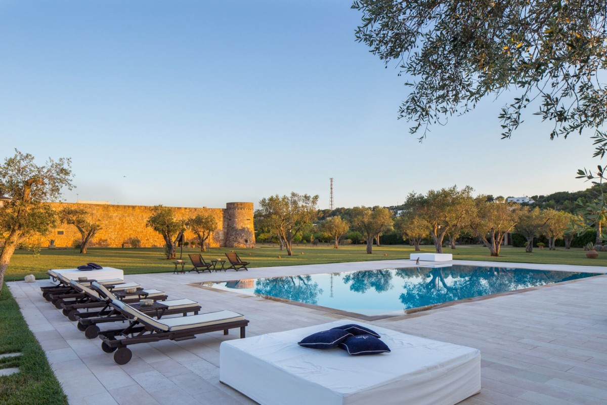 In vendita il castello militare di Caprarica in Salento