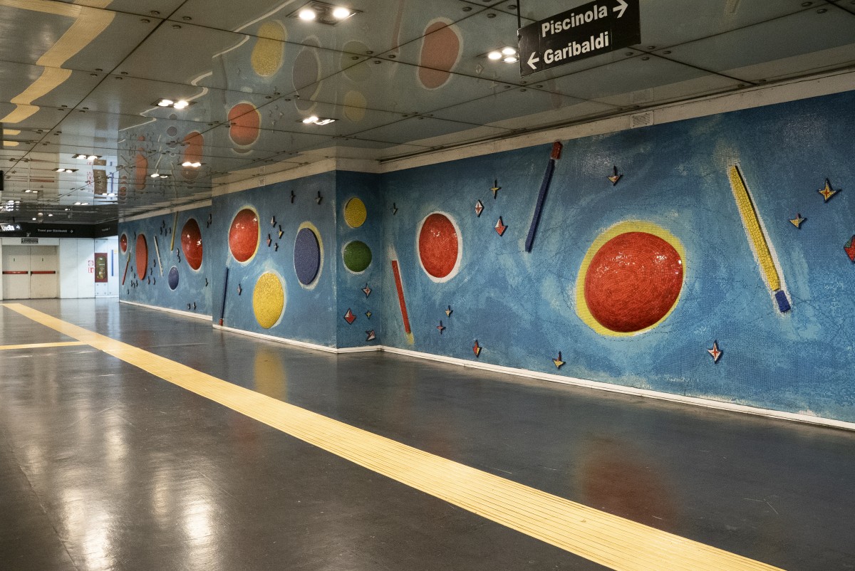 Particolare della stazione Dante a Napoli