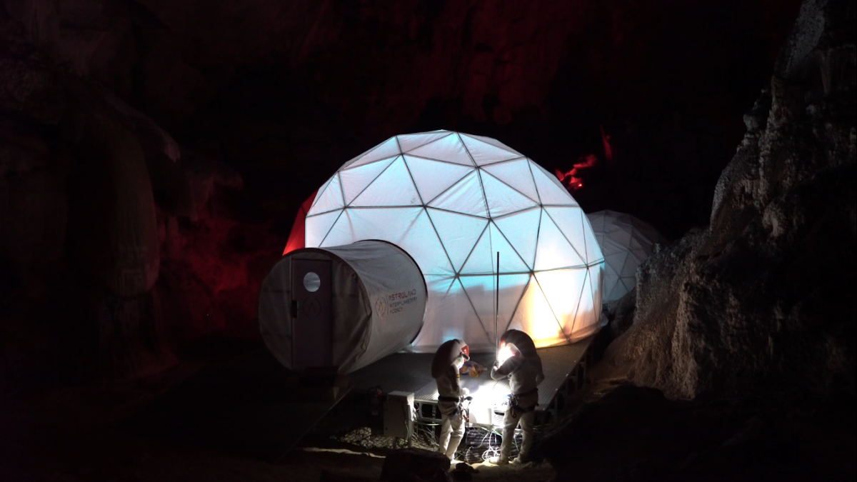 È in Spagna ma sembra Marte: la grotta sui monti della Cantabria replica il Pianeta Rosso