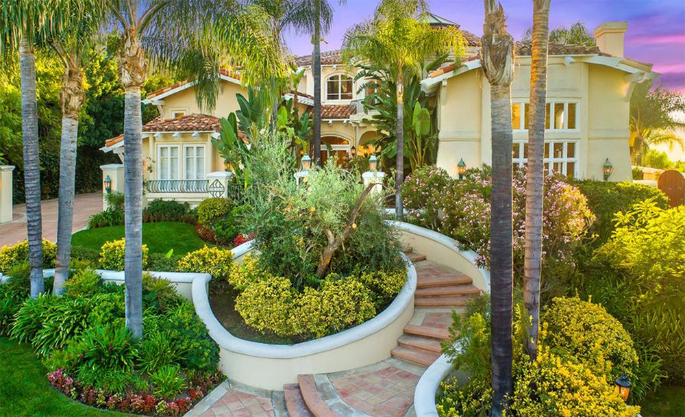 John Travolta ha speso 2,65 milioni di dollari per questa villa in California