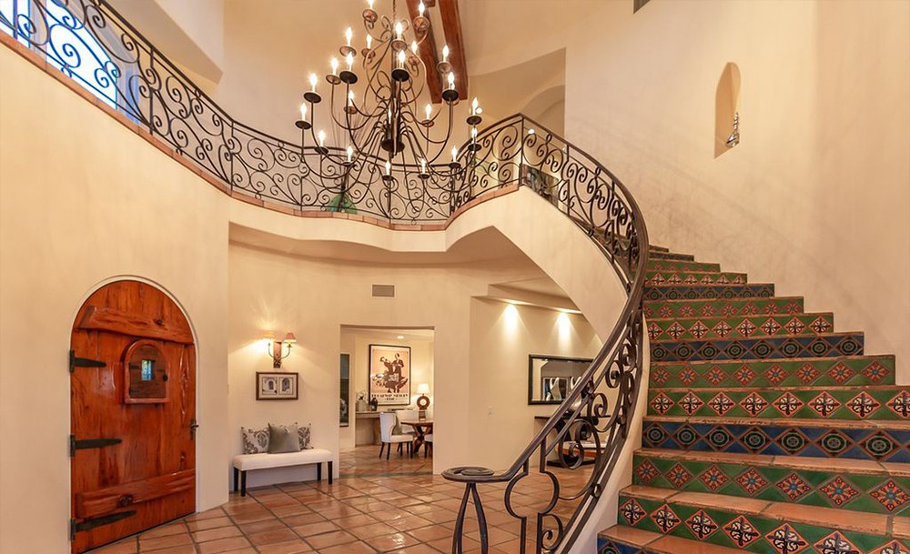 John Travolta ha speso 2,65 milioni di dollari per questa villa in California