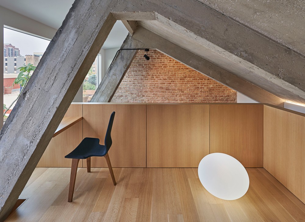 Le travi le conferiscono un tocco industriale