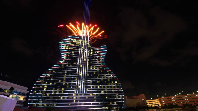 Le luci che illuminano l'esterno