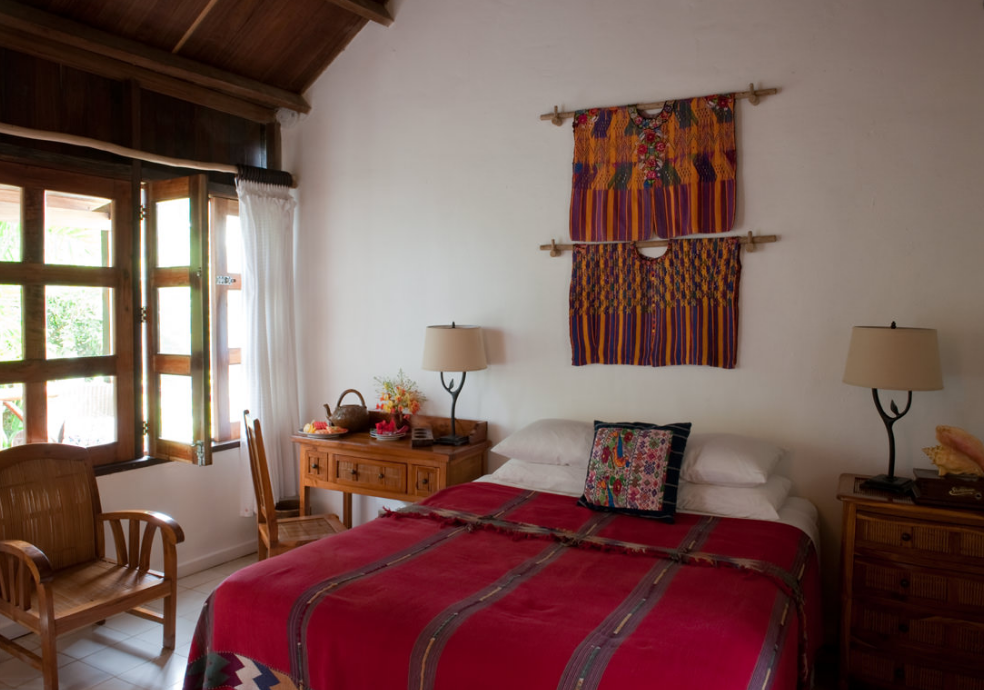 I tessuti e l'arredamento sono locali