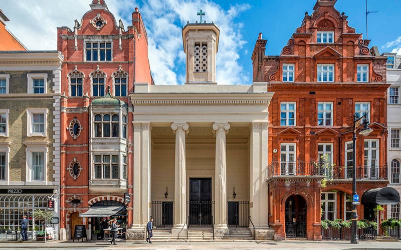 Pizza, pasta e gelato in una chiesa sconsacrata di Londra