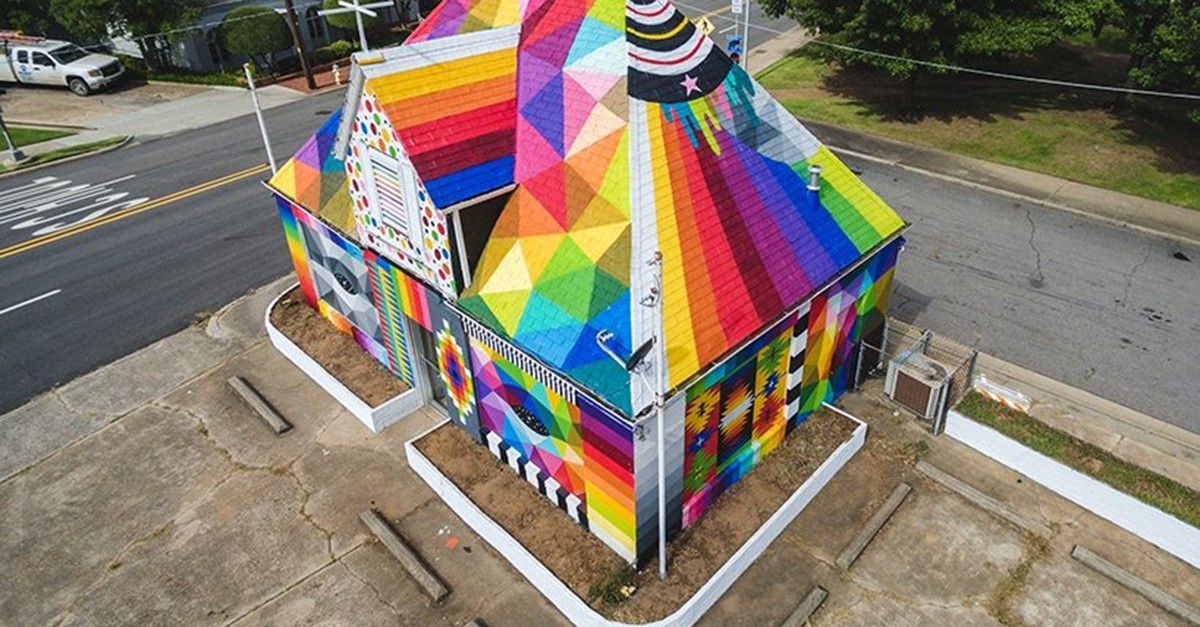 L'artista ha lavorato negli Stati Uniti in precedenza