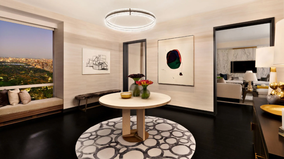 La suite comprende cucina, sala da pranzo, soggiorno