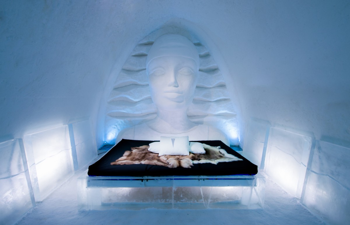 medium_icehotel-29-art-suite-icewoman