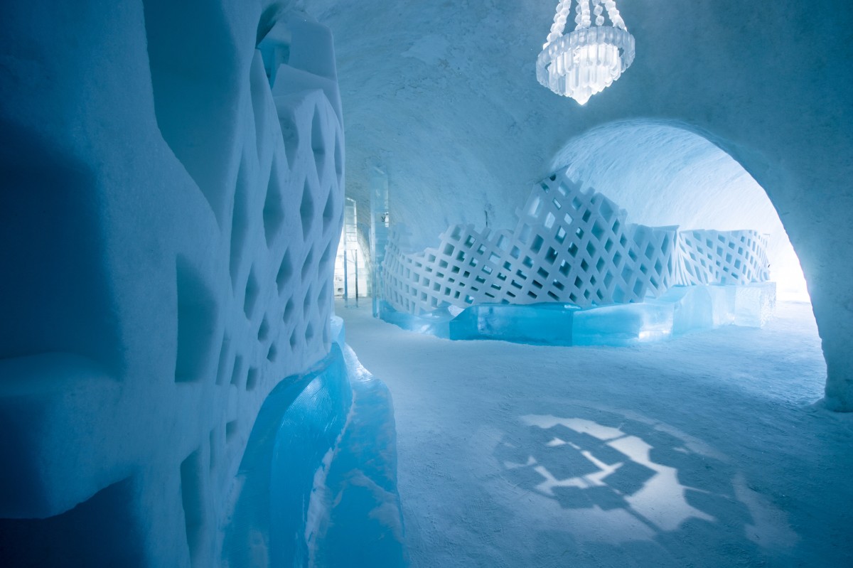 medium_mail-hall-catch-up-icehotel-2019