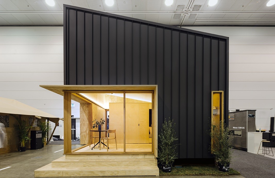 Non solo design e sostenibilità: questa mini casa finanzia un progetto di solidarietà