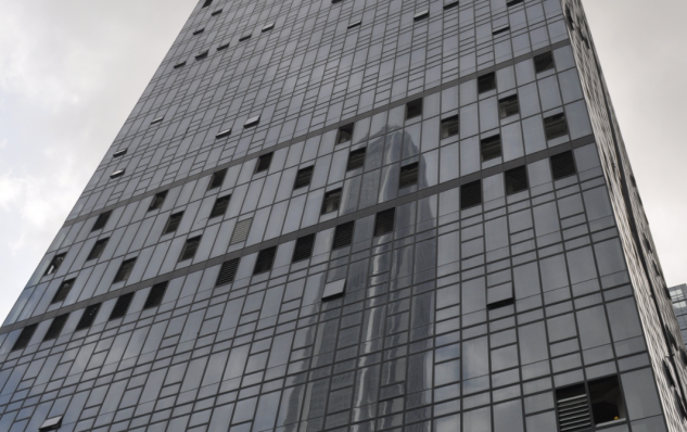 Un grattacielo di vetro dello studio Fuksas a Shenzhen, nel cuore della Cina