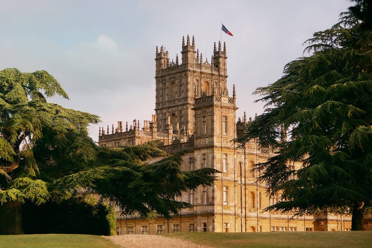 Un maggiordomo per Downtown Abbey: l'annuncio di lavoro su Facebook