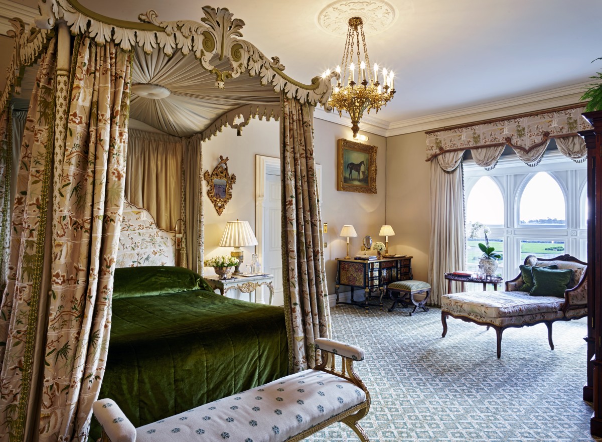 ashford_castle_reagan_suite_bed