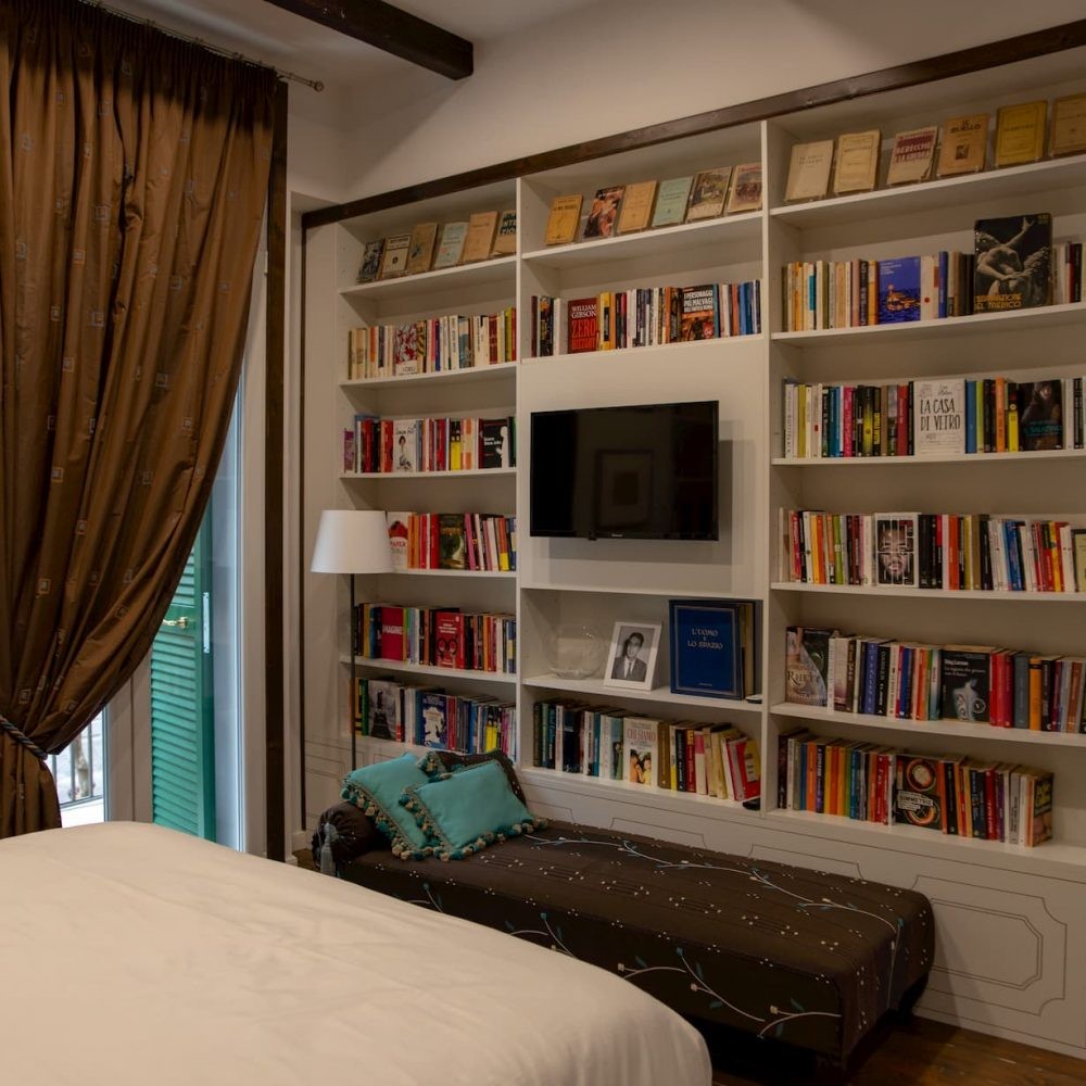 A letto con uno scrittore? A Napoli si può con l'hotel-libreria