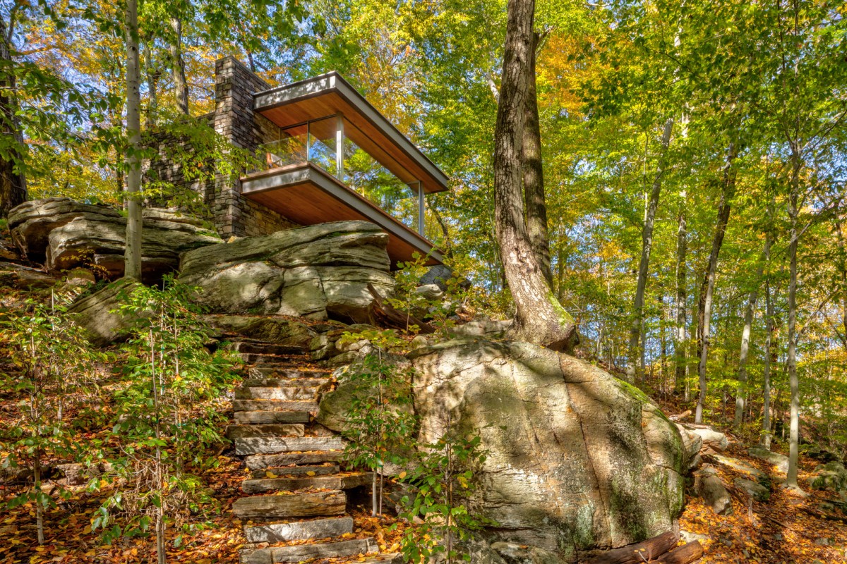 Lo studio di architettura ha creato uno spazio la cui caratteristica è quella di fornire una fuga dalla vita moderna