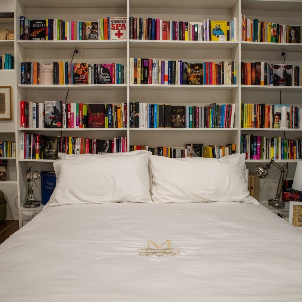 A letto con uno scrittore? A Napoli si può con l'hotel-libreria
