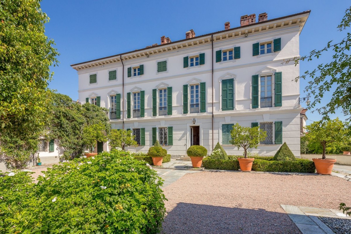 Dieses 1900 erbaute Herrenhaus steht in Italien zum Verkauf