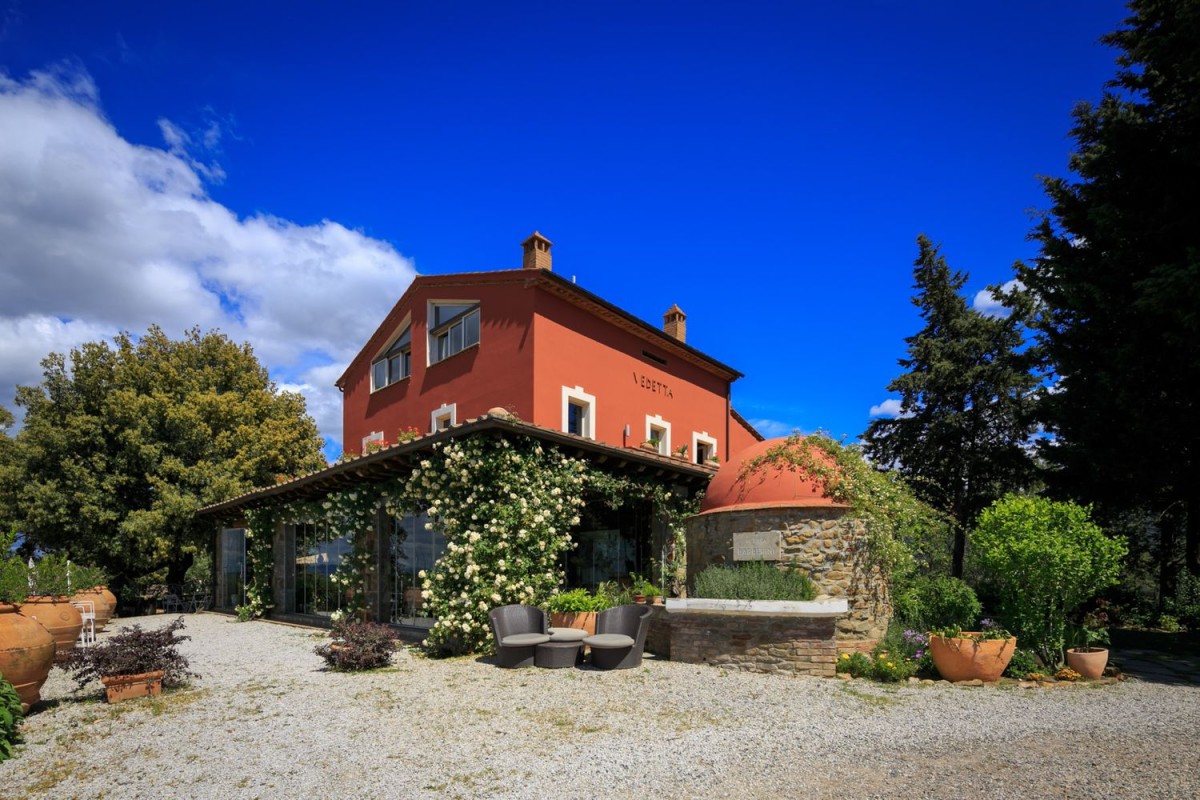 Gästehaus im ländlichen Italien zu verkaufen