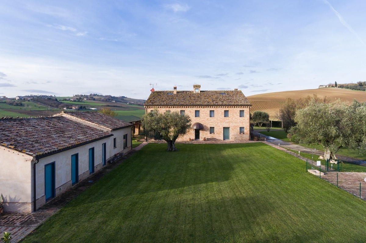 This farmhouse is for sale in Marche, Italy This farmhouse is for sale in Marche, Italy