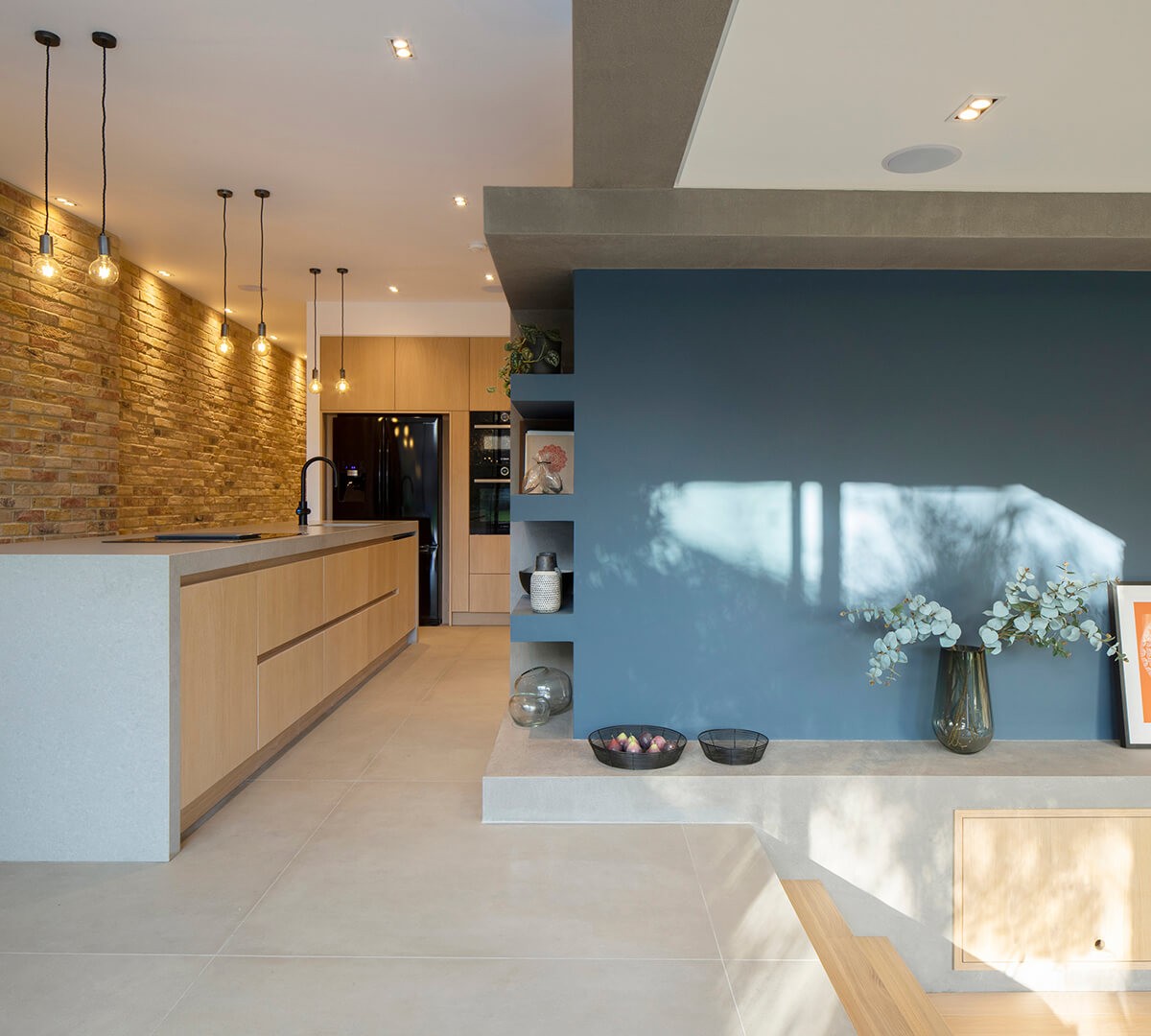 Mattoni e pittura audace