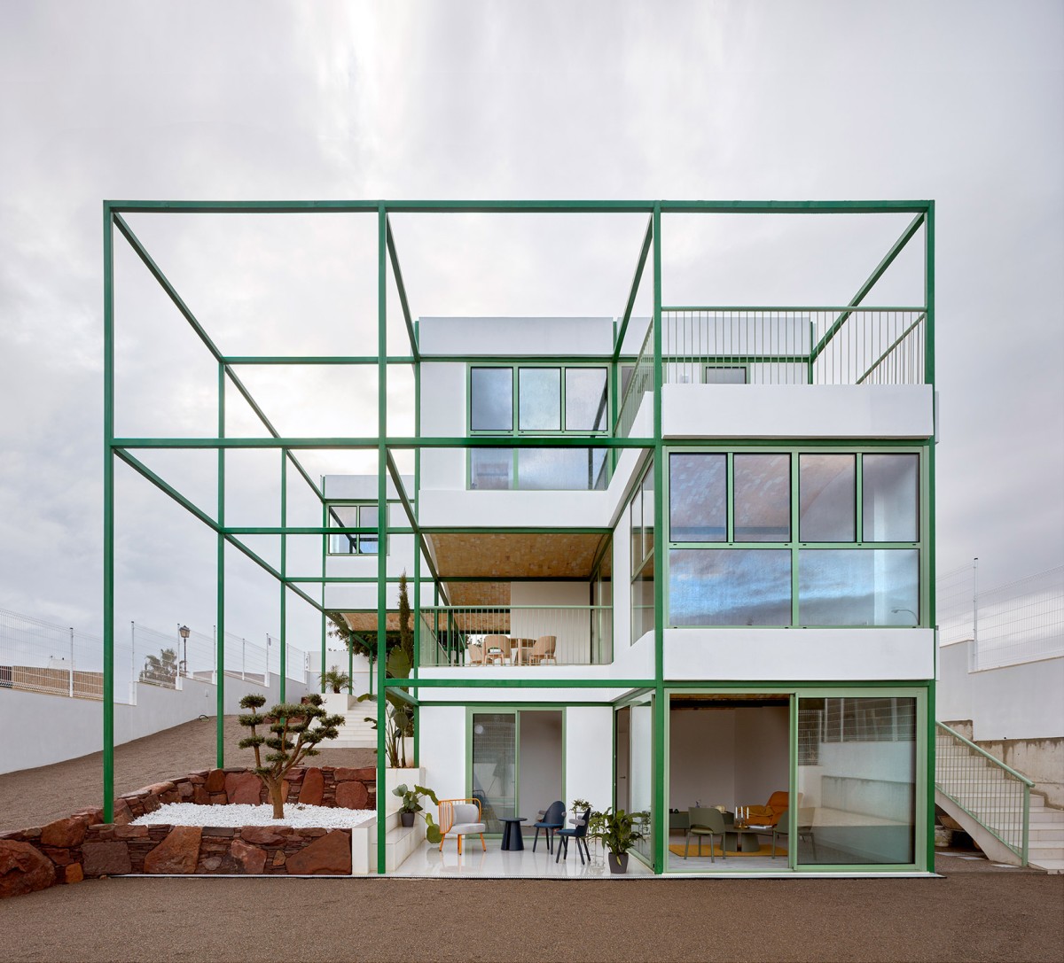 dezeen_1704_col_3