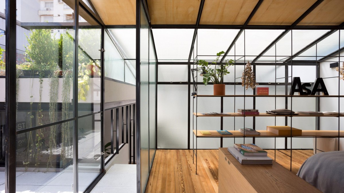 Un grazioso e moderno appartamento a Buenos Aires in cui il patio è il centro del design