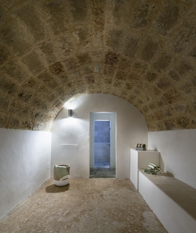 Parts of the hotel have impressive curved ceilings / Palazzo Daniele