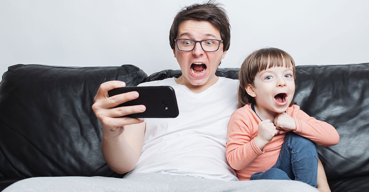 Non usare pc e smartphone prima di andare al letto