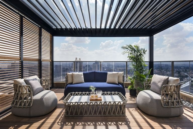 Come arredare un terrazzo: 5 semplici idee per l'estate