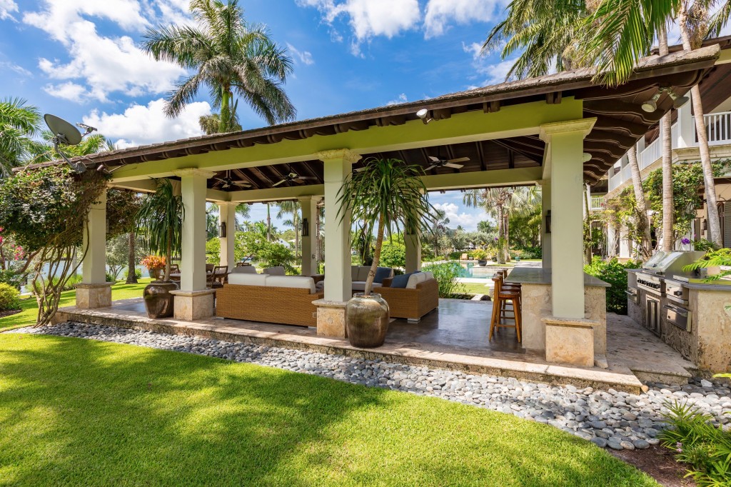 casa-pharrell-williams-patio