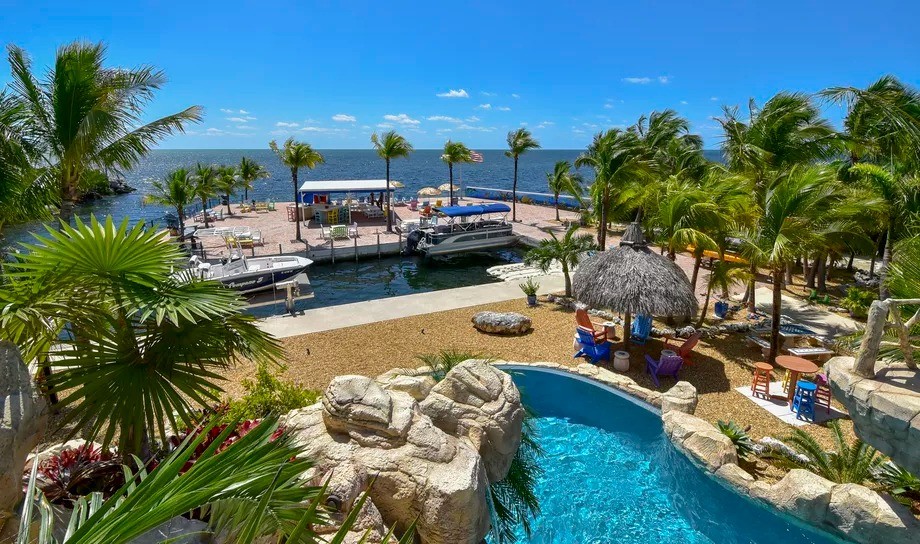 Un'incredibile villa con parco acquatico per trascorrere la quarantena