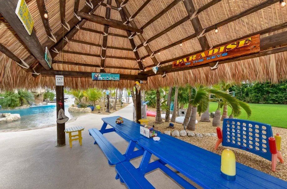 Un'incredibile villa con parco acquatico per trascorrere la quarantena