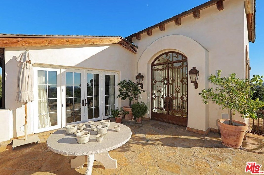 La casa con un ampia terrazza