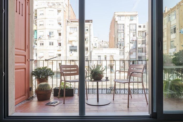 Come arredare la terrazza in modo smart, 10 gadget tech fondamentali per  l'estate