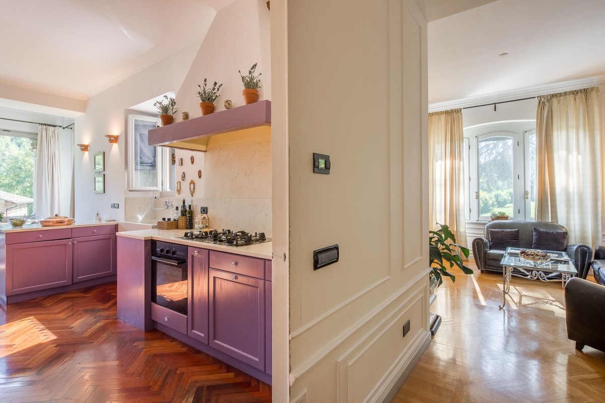 A cozinha e os espaços de estar dão um toque moderno