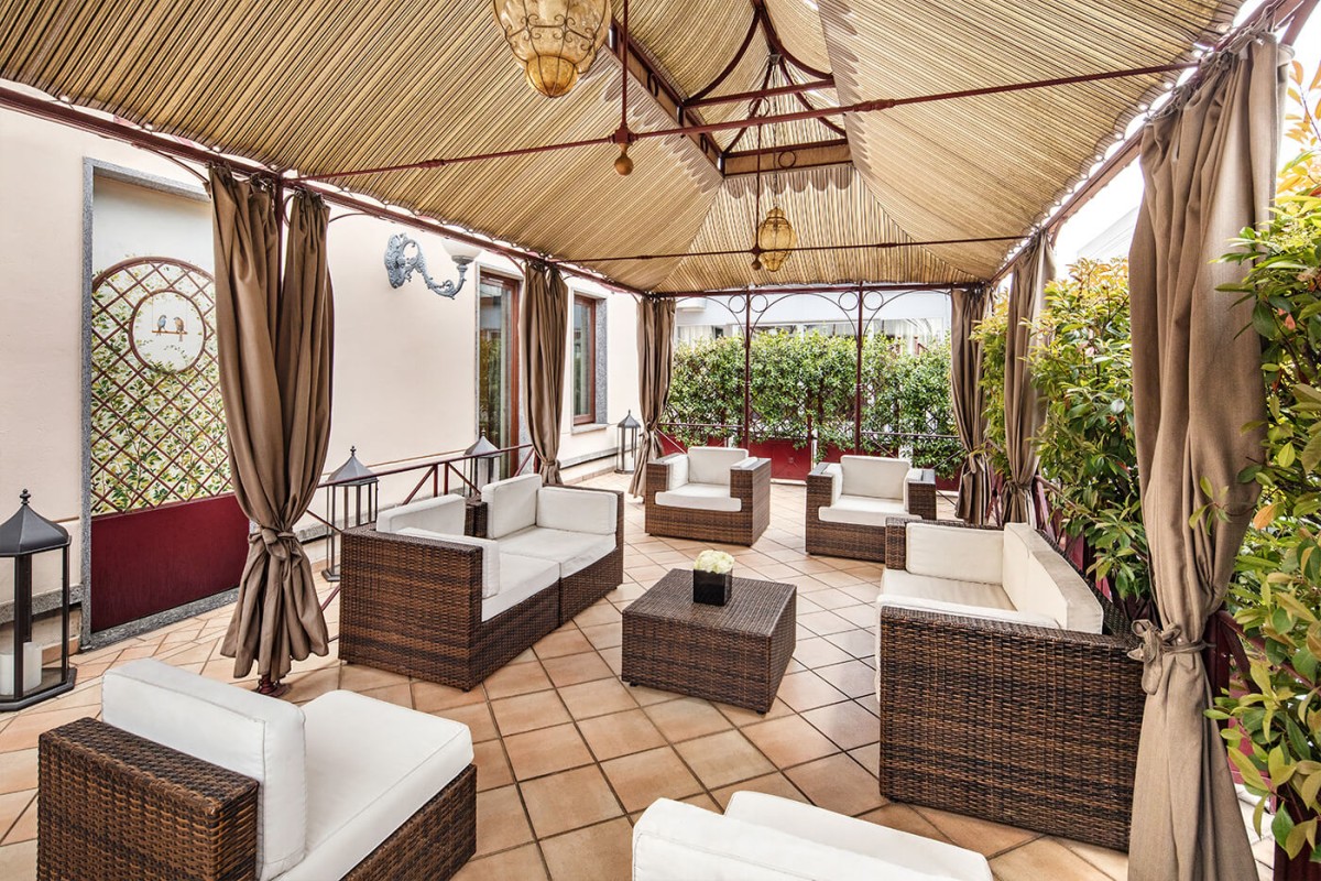 The Carlton Hotel a Milano, cambio di gestione in via della Spiga