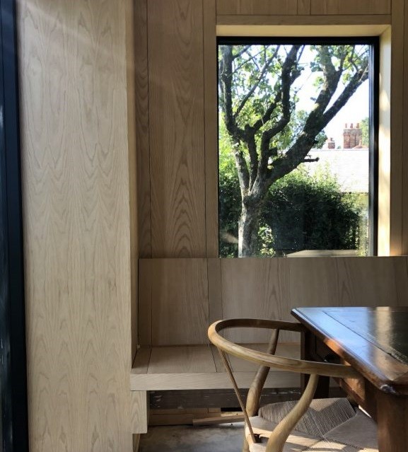 Mobili realizzati a mano da un artigiano locale