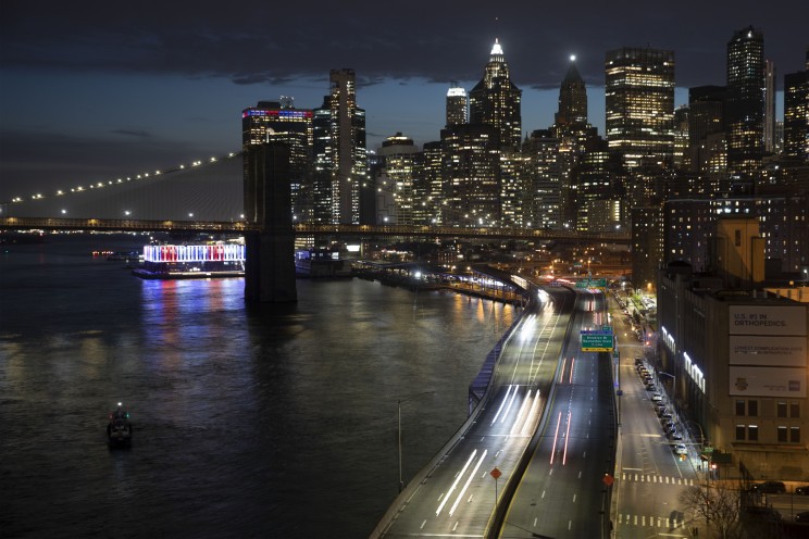 I newyorkesi lasciano Manhattan per fronteggiare la pandemia: le vendite di case calano del 60% a luglio