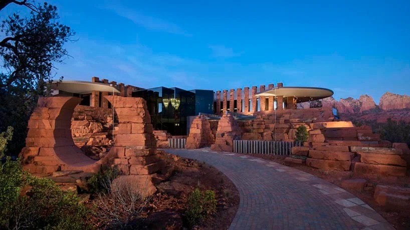 Una spettacolare dimora rocciosa in mezzo al deserto dell'Arizona