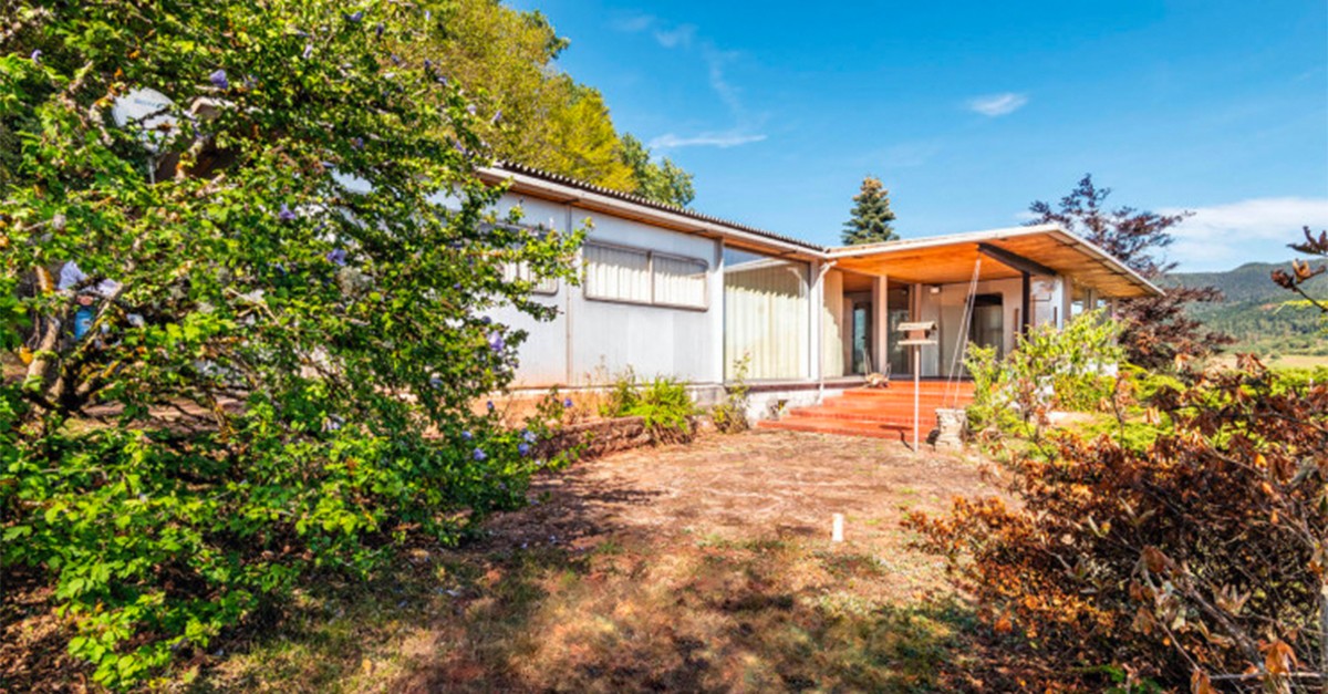 Vendesi casa prefabbricata firmata dal designer Jean Prouvé per 1,7 milioni di euro