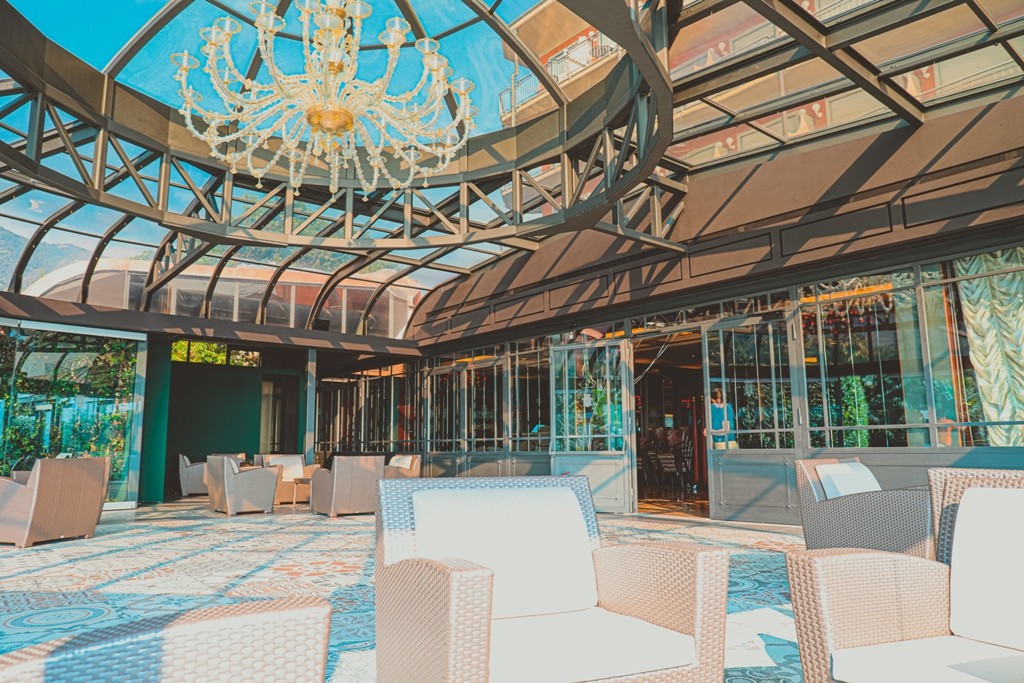 Grand Hotel Dino a Baveno, riapertura in sicurezza per il campionato di motonautica