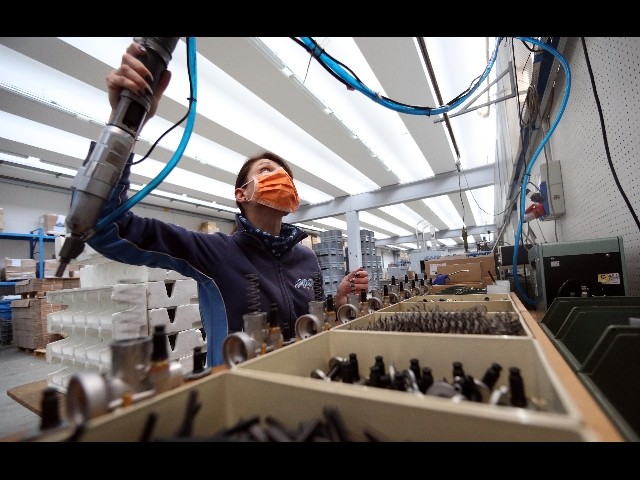 Istat: ad agosto fatturato +5,9%, ordini +15,1%