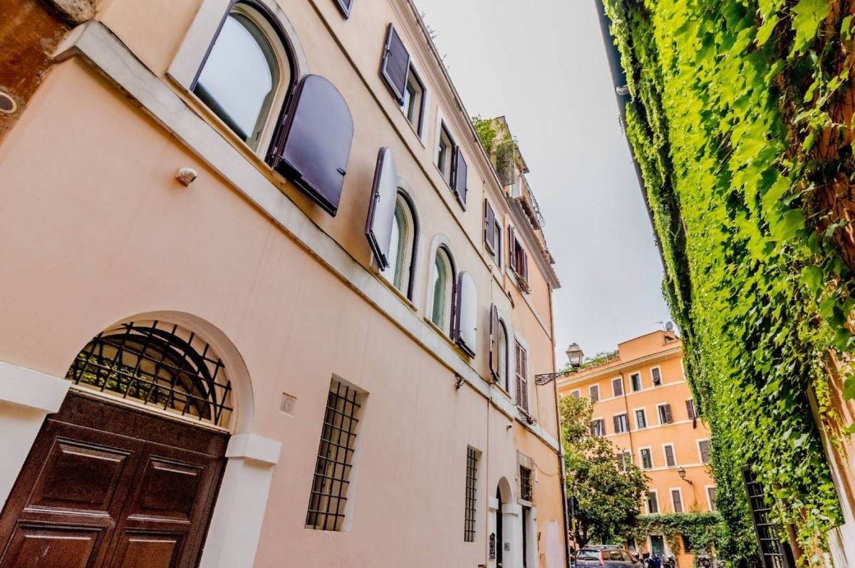 Această proprietate frumoasă este de vânzare în Roma Această proprietate frumoasă este de vânzare în Roma