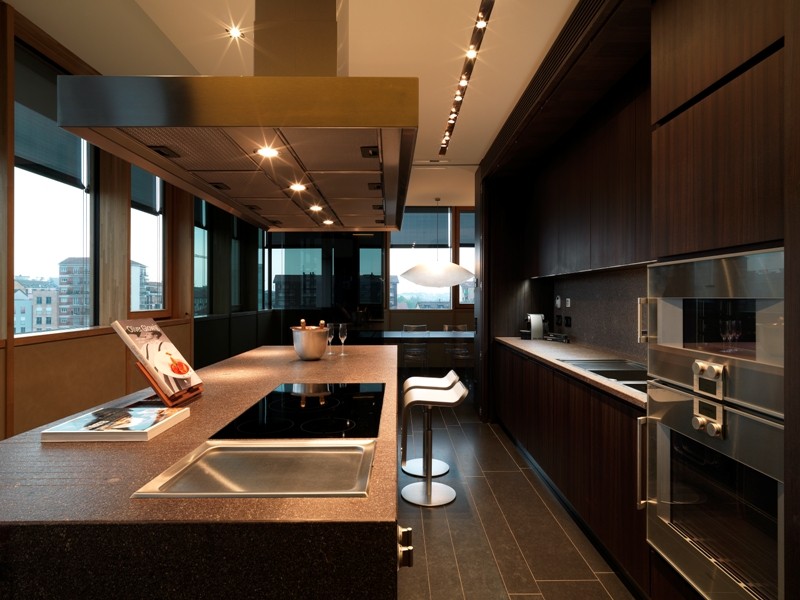 Legno e luce per due progetti di design abitativo a Milano e Padova
