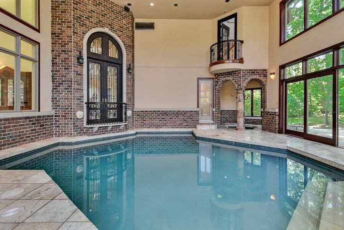 realtor-eb21cdf9322a94e2