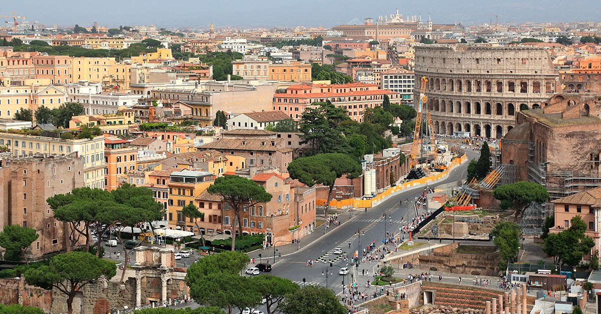 via_dei_fori_imperiali_roma_estormiz_wikimedia_cc0-1.0