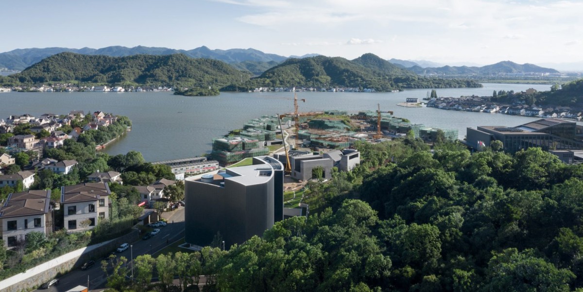 L'acqua e gli alberi