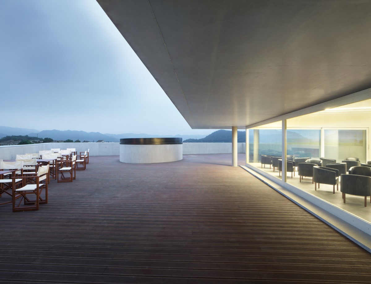 Ha una terrazza che dá all'esterno